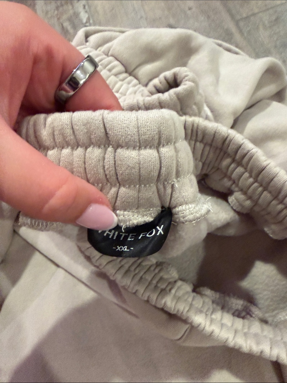 Women’s White Fox set! SELLING TOGETHER - Picture 3 of 4